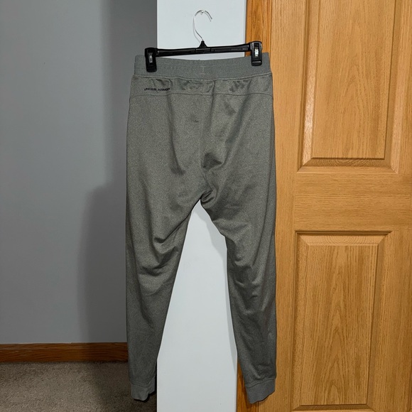Under Armour Men's Loose Gray Athletic Sportstyle Tricot Joggers Size Medium - Picture 3 of 5